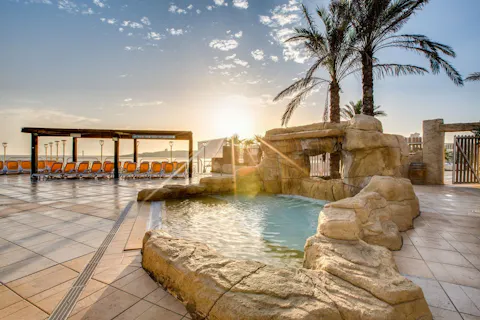 AX Sunny Coast Resort & Spa, Qawra, Malta — photo 2 of 20