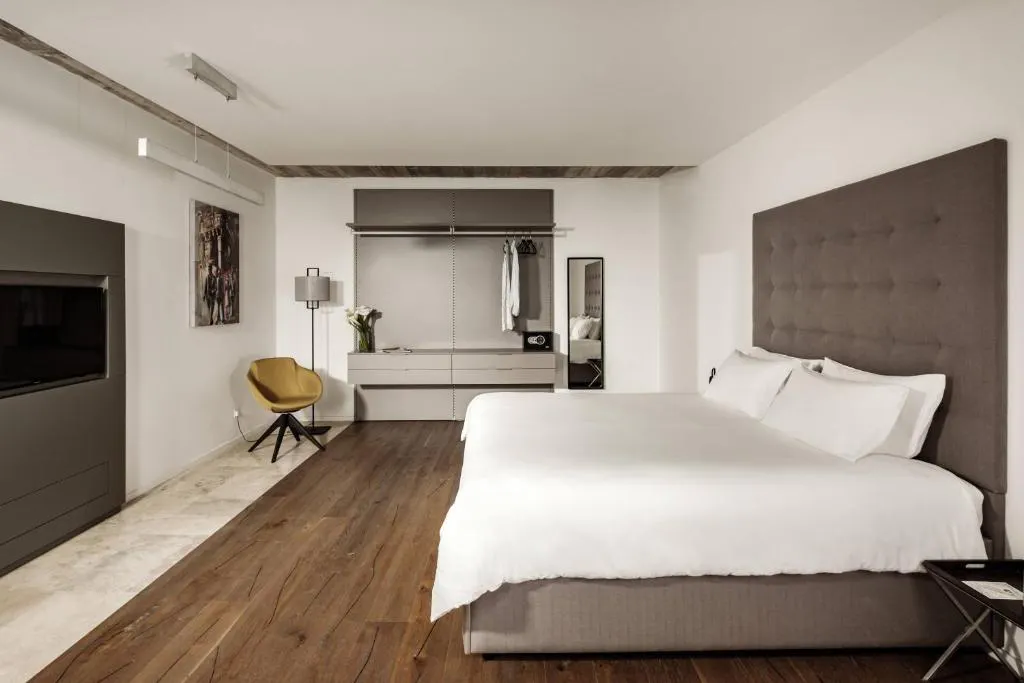 19 Rooms — room interior, Valletta Malta