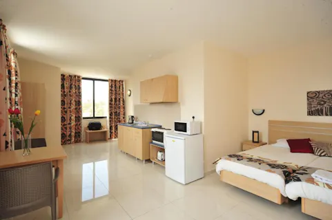 Dean Hamlet Aparthotel, St. Julians, Malta — photo 4 of 10