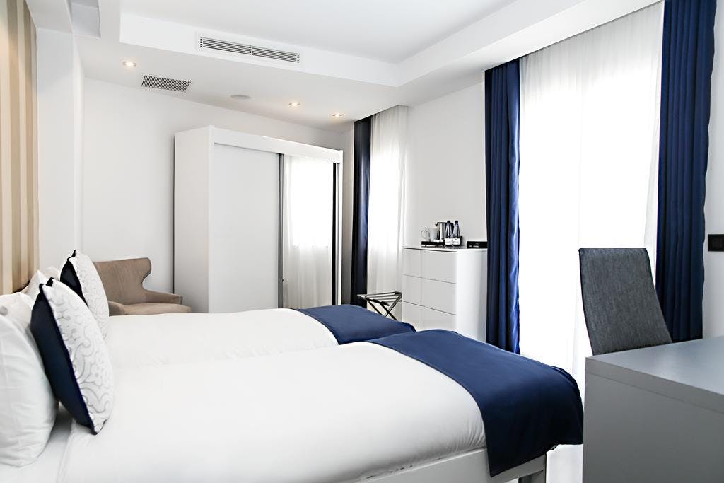 Pebbles Boutique Aparthotel, Sliema, Malta — photo 2 of 14