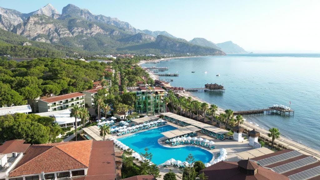 Hotellbilder av Crystal Flora Beach Resort - - nummer 1 av 8