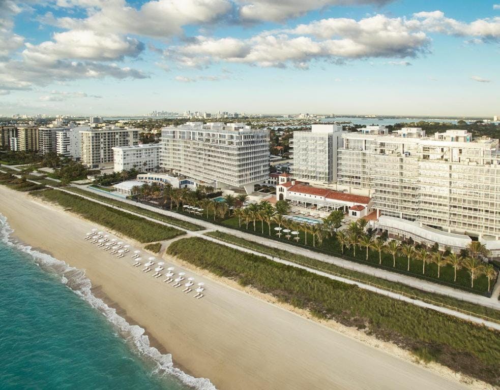Billede av hotellet Four Seasons Hotel at The Surf Club - nummer 1 af 16