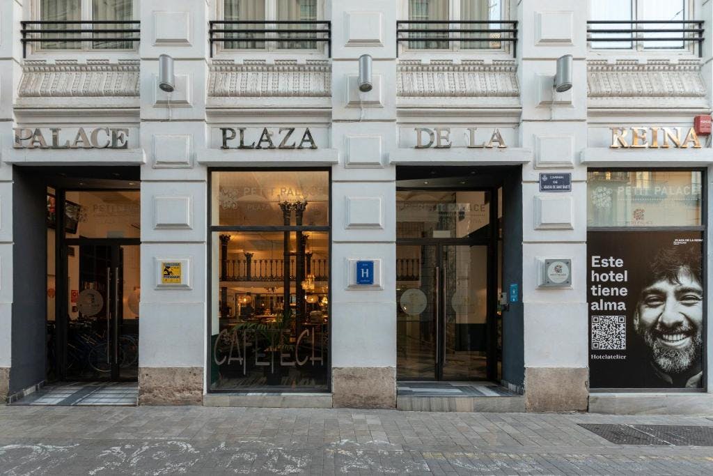 Billede av hotellet Petit Palace Plaza de la Reina - nummer 1 af 12