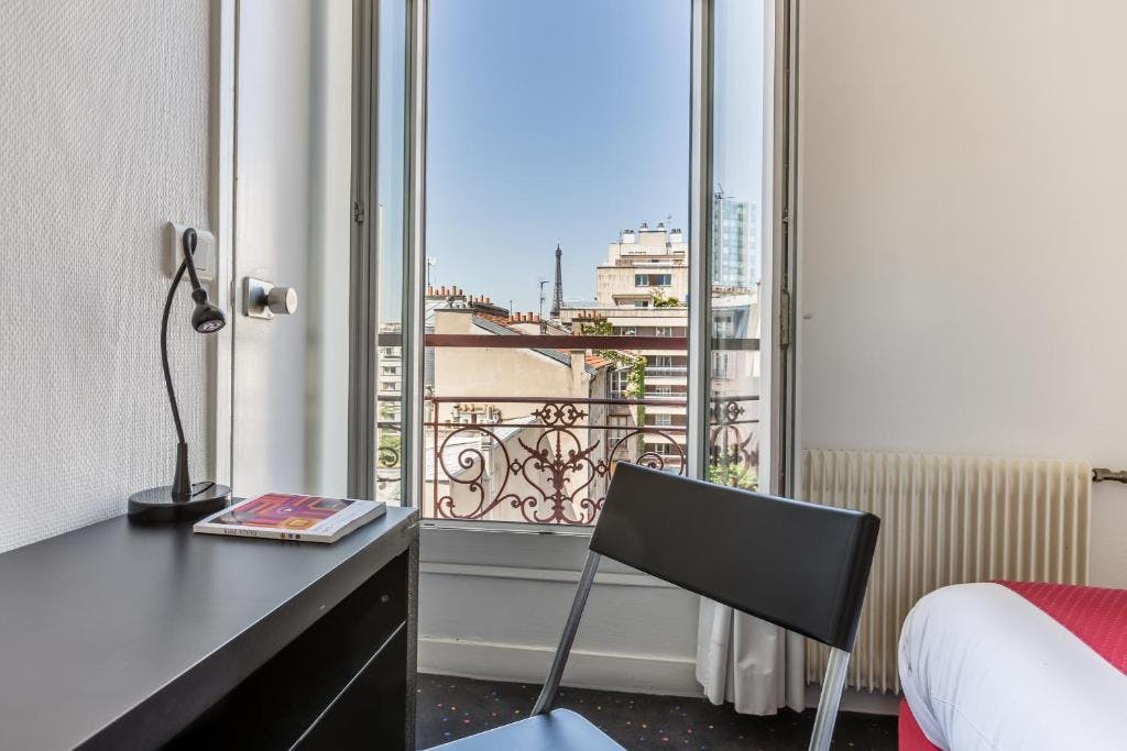 Billede av hotellet The Originals City, Hôtel Lecourbe, Paris Tour Eiffel (Inter-Hotel) - nummer 1 af 11