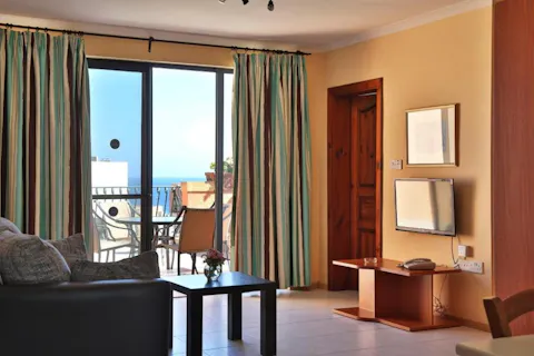 Hotel White Dolphin Holiday Complex, Qawra, Malta — photo 4 of 5