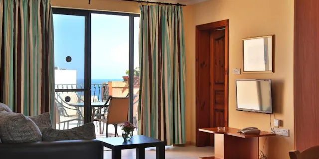Hotel White Dolphin Holiday Complex, Qawra, Malta — photo 4 of 5