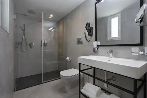 Azur Hotel by ST Hotels, Gzira, Malta — photo 5 of 7