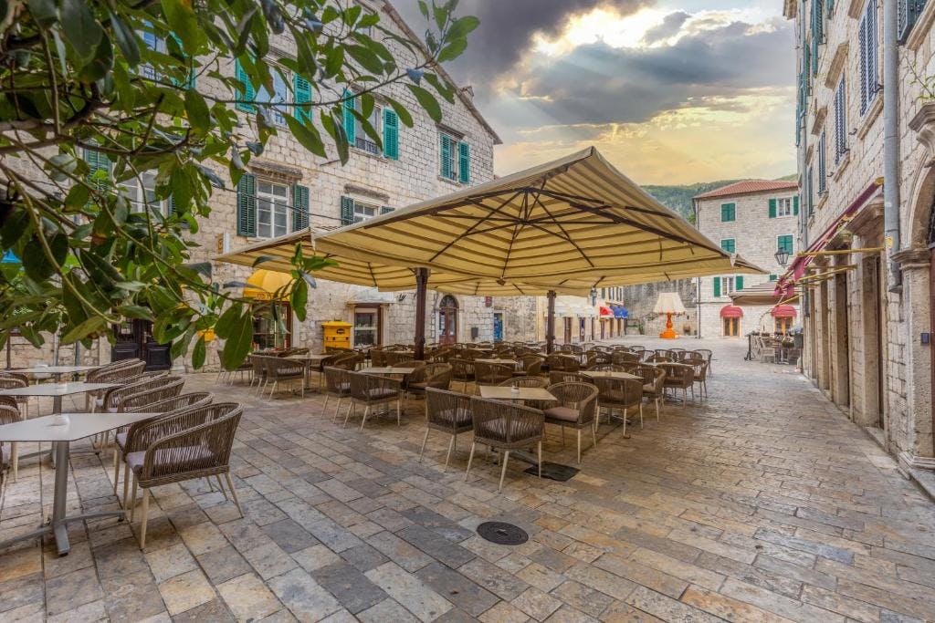 Hotellbilder av Hotel Vardar Kotor - nummer 1 av 13