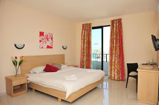 Dean Hamlet Aparthotel, St. Julians, Malta — photo 9 of 10